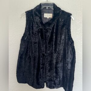 Adore Elegant Black Faux Fur Vest